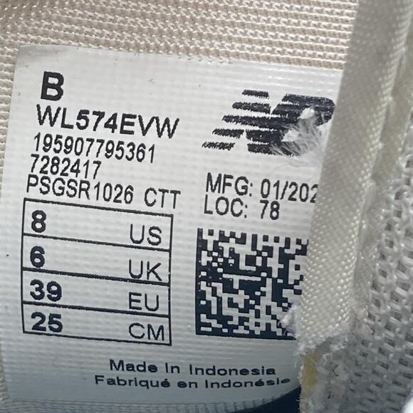 Womens Size 8 New Balance 574 Core Pack Nimbus Cloud White Beige Shoes WL574EVW - Picture 9 of 9